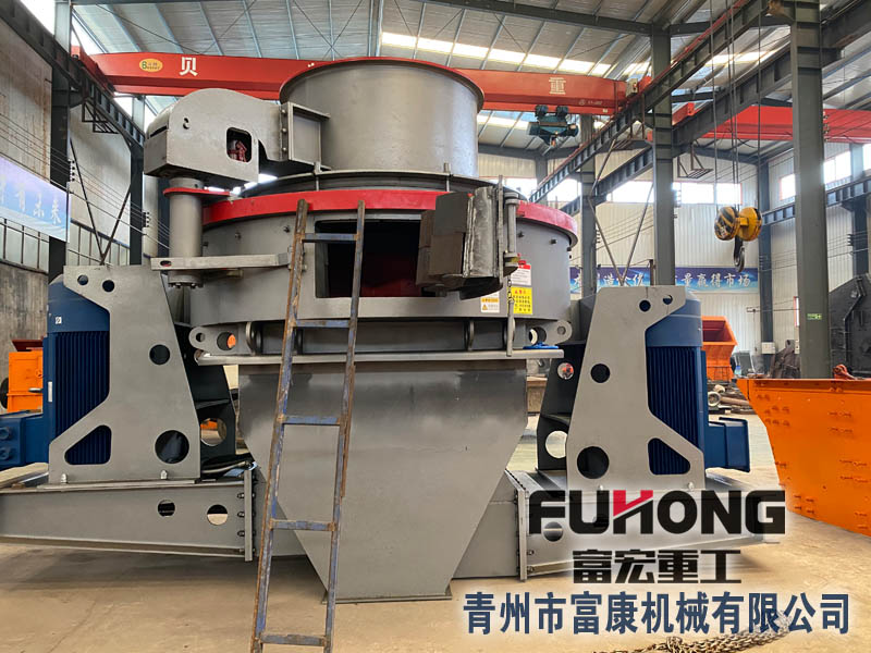 新型高效沖擊式破碎機(jī)